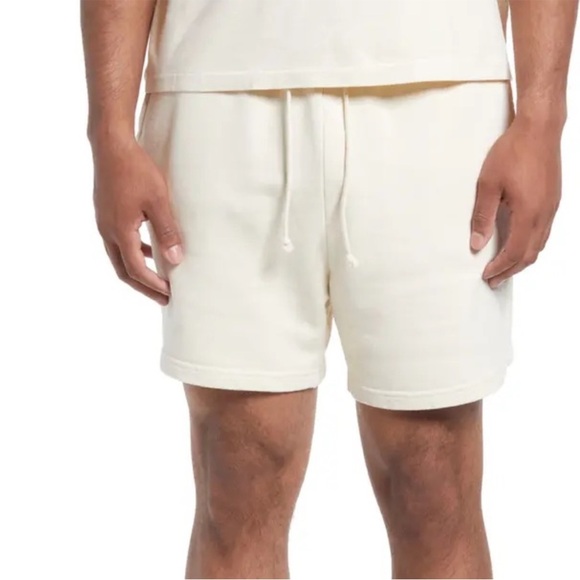 Elwood CORE SWEAT-SHORT Cream Large Unisex - Picture 1 of 4
